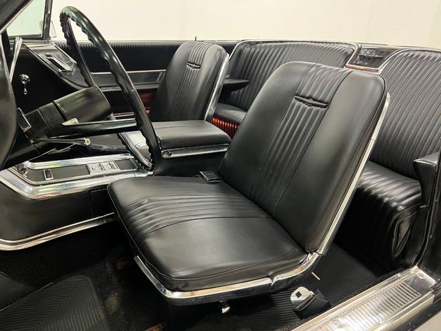 1965 Ford ThunderBird  - 22130061 - 38