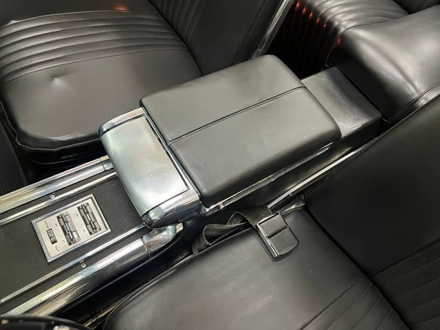 1965 Ford ThunderBird  - 22130061 - 46