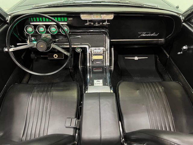 1965 Ford ThunderBird  - 22130061 - 58