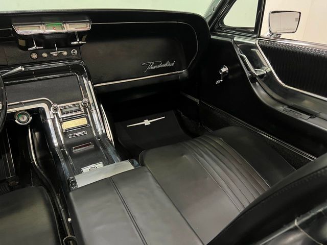 1965 Ford ThunderBird  - 22130061 - 59