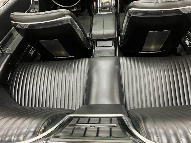 1965 Ford ThunderBird  - 22130061 - 60
