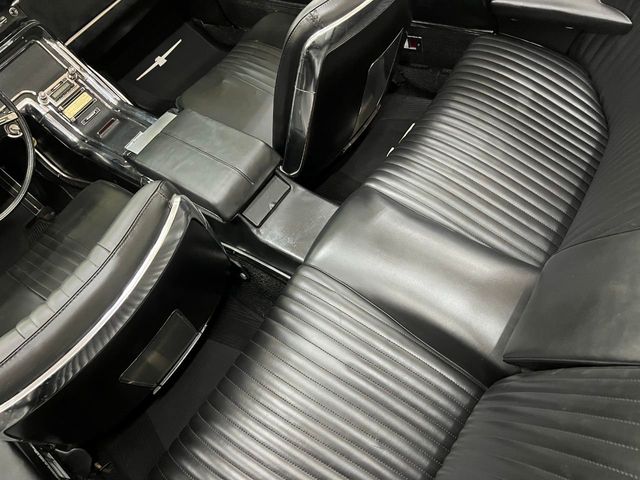 1965 Ford ThunderBird  - 22130061 - 63