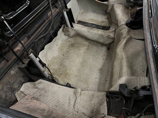 1965 Ford ThunderBird  - 22130061 - 76