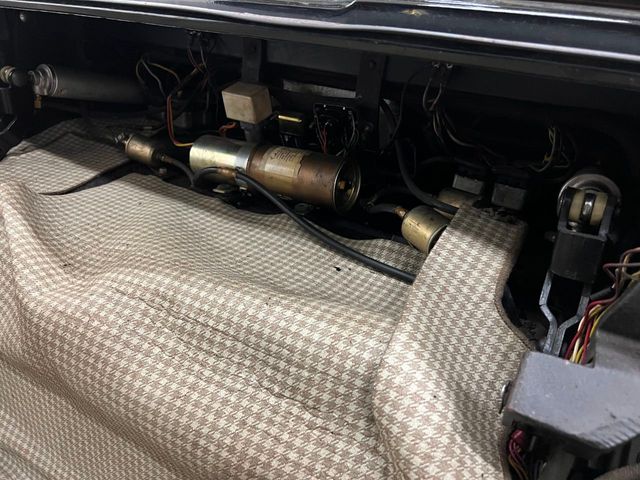 1965 Ford ThunderBird  - 22130061 - 77