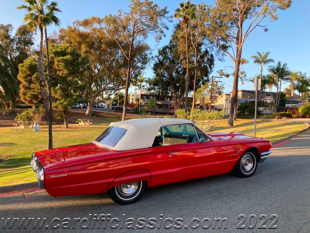 1965 Ford Thunderbird  - 21074089 - 23