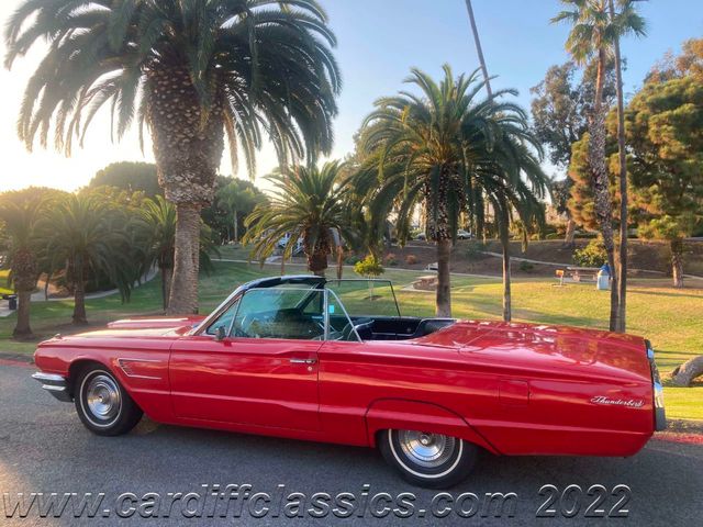 1965 Ford Thunderbird  - 21074089 - 26