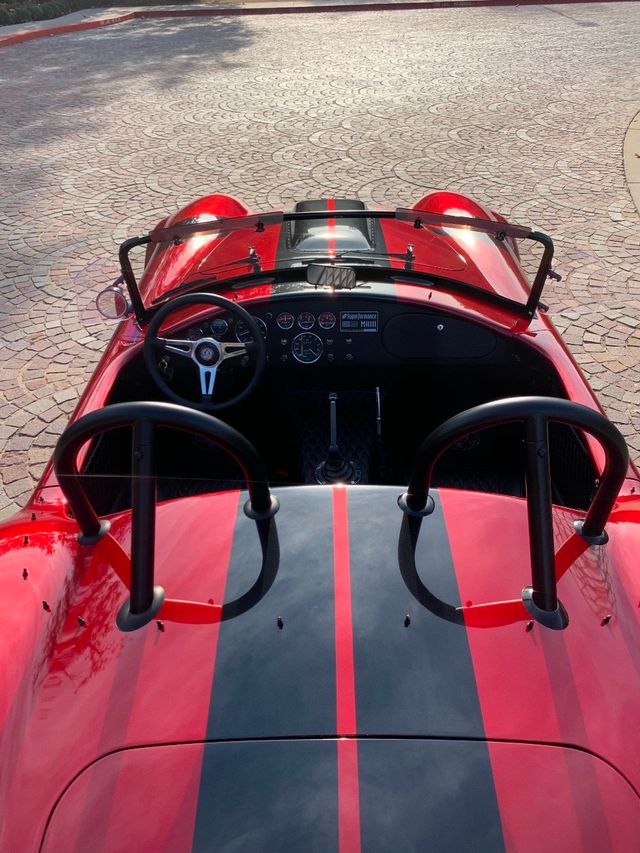 1965 Superformance 427 S/C Cobra Mark Ill 3270 miles. - 20468994 - 18
