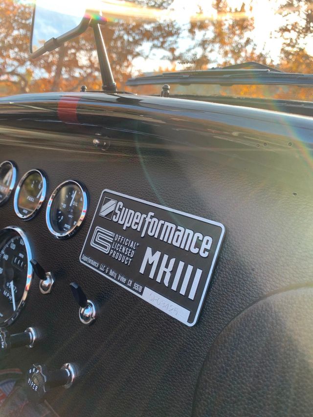 1965 Superformance 427 S/C Cobra Mark Ill 3270 miles. - 20468994 - 21