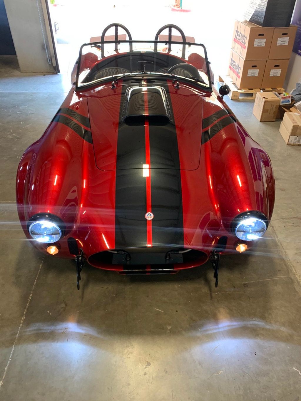 1965 Superformance 427 S/C Cobra Mark Ill 3270 miles. - 20468994 - 29