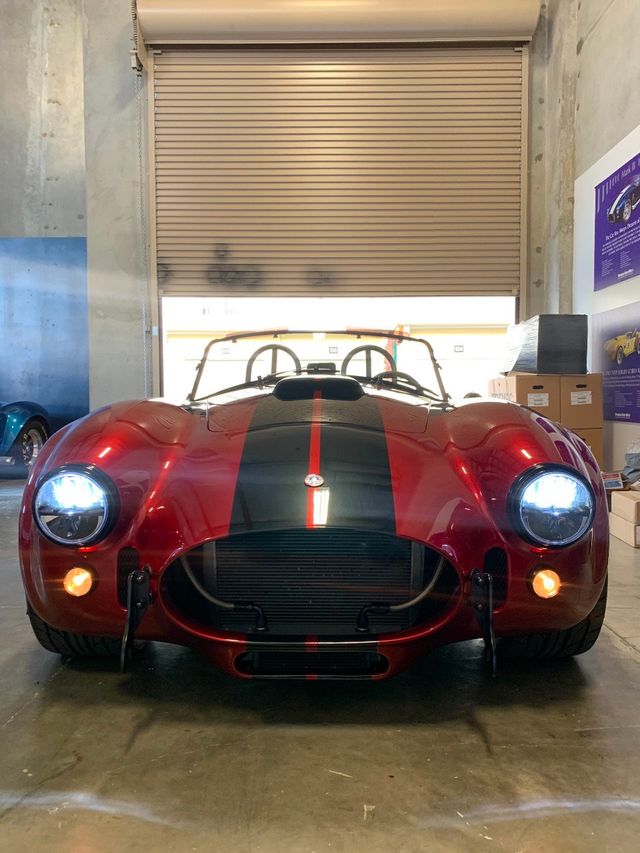 1965 Superformance 427 S/C Cobra Mark Ill 3270 miles. - 20468994 - 33