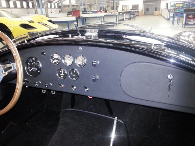 1965 Superformance MKIII Roadster 20th Anniversary Superformance Roadster - 11636846 - 17