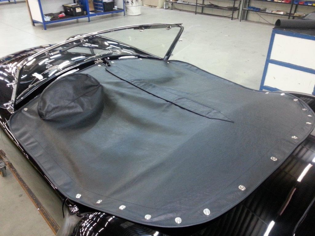 1965 Superformance MKIII Roadster 20th Anniversary Superformance Roadster - 11636846 - 8