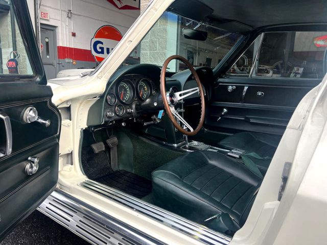 1966 Chevrolet Corvette  - 22400861 - 38