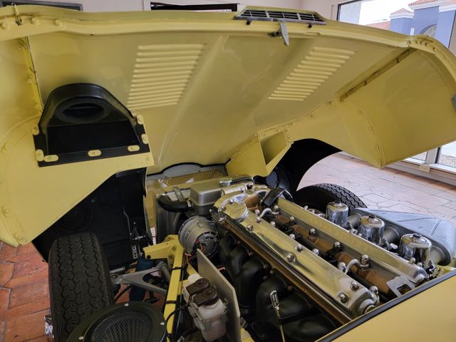 1966 Jaguar XKE Series 1 Roadster 1966 Jaguar XKE XKE ROADSTER Convertible - 21472569 - 32