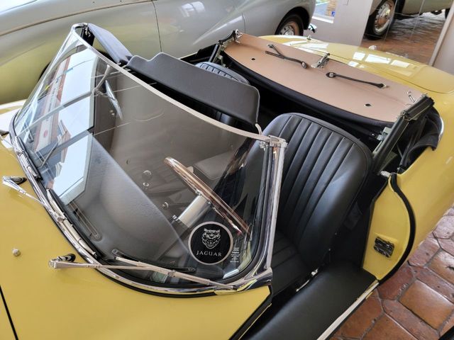 1966 Jaguar XKE Series 1 Roadster 1966 Jaguar XKE XKE ROADSTER Convertible - 21472569 - 47