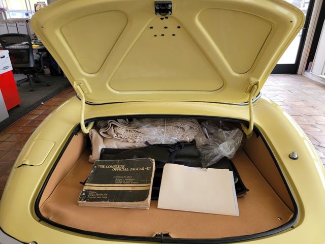 1966 Jaguar XKE Series 1 Roadster 1966 Jaguar XKE XKE ROADSTER Convertible - 21472569 - 63