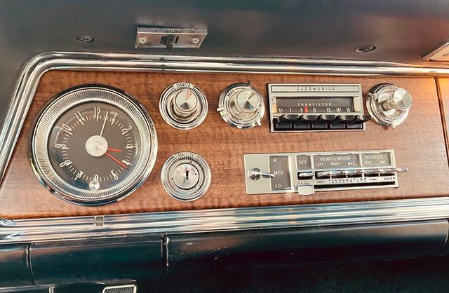 1966 Oldsmobile 98 Holiday coupe  - 20898616 - 23