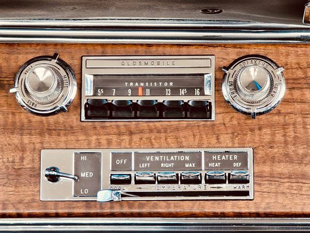 1966 Oldsmobile 98 Holiday coupe  - 20898616 - 31