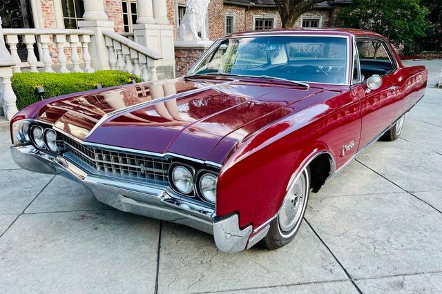 1966 Oldsmobile 98 Holiday coupe  - 20898616 - 8