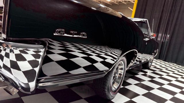 1966 Pontiac GTO 389cid 3x2bbl TRI POWER CONVERTIBLE AUTO REDLINES - 22905262 - 37