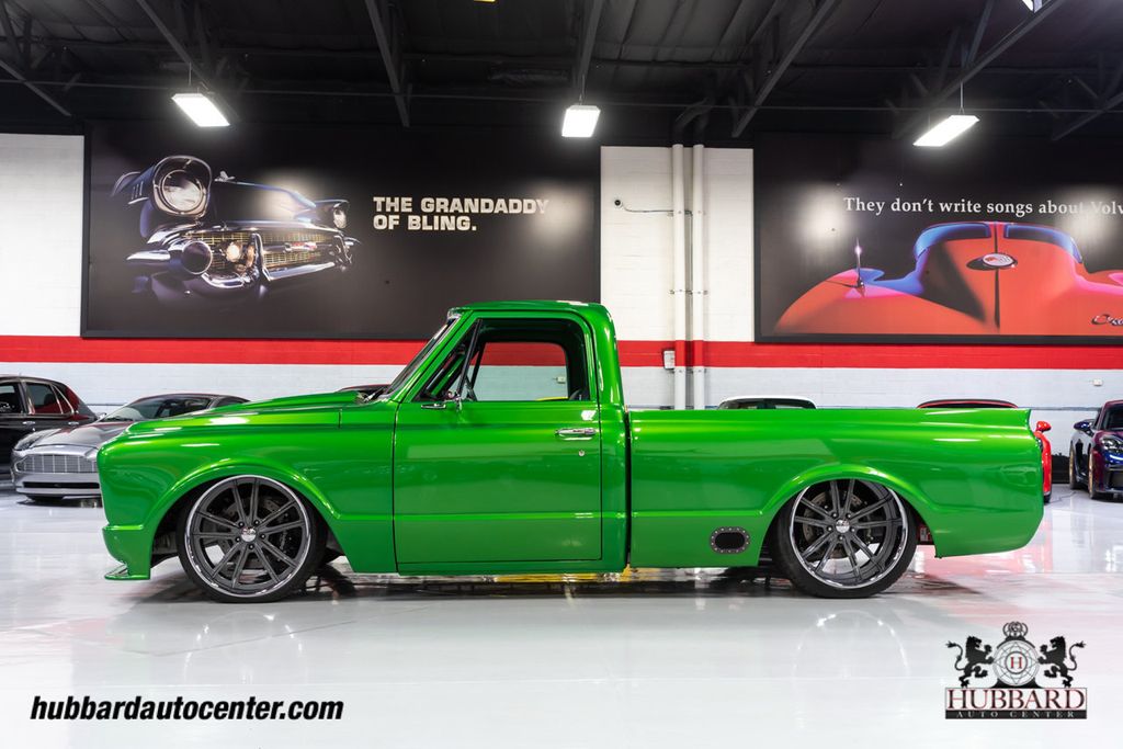 Clean c10(aka Mr.Grinch) spotted at local truck show in Texas. : r