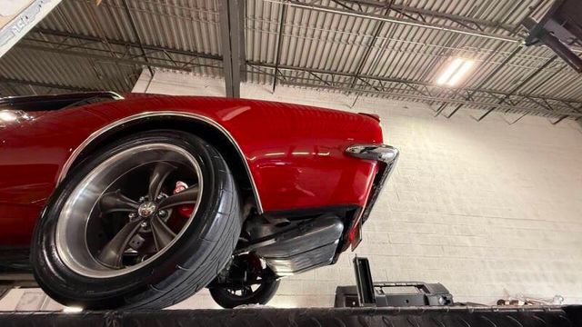 1967 Chevrolet Camaro 502cid CRATE ENGINE OVERDRIVE 700R4 WILWOOD AC - 22951171 - 56