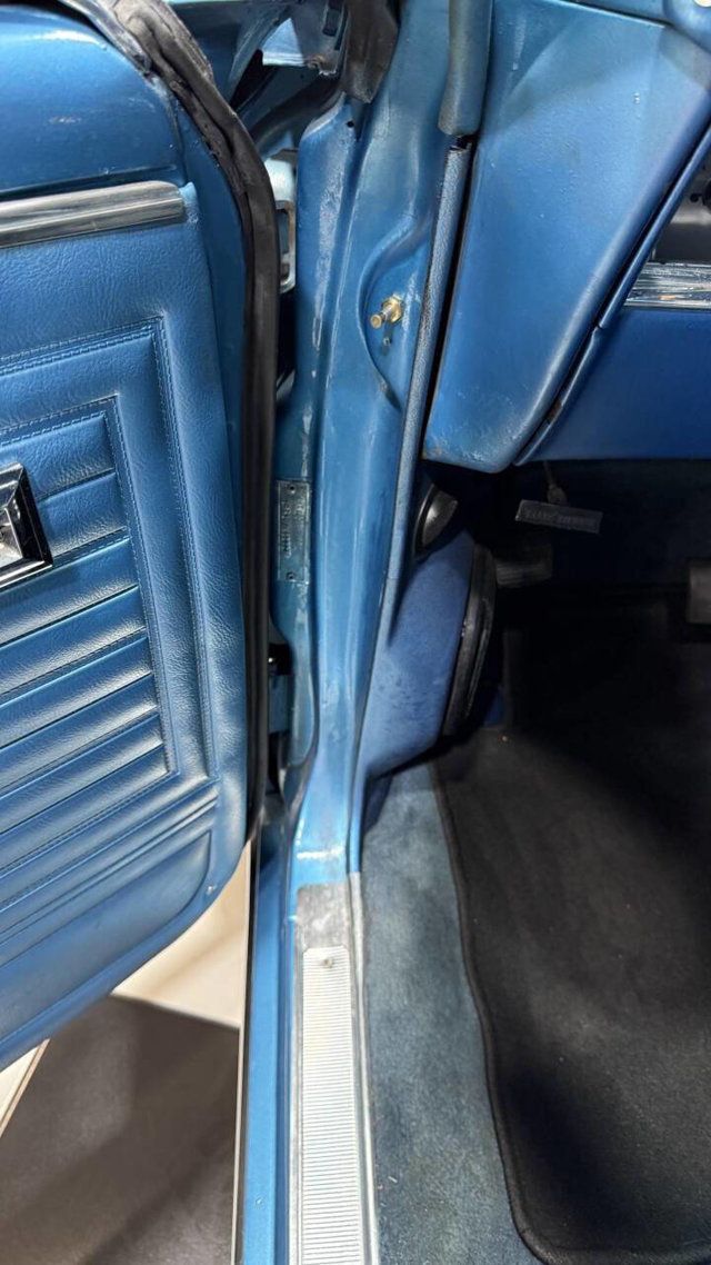 1967 Chevrolet Chevelle 396cid - MARINA BLUE - BUCKETS - CONSOLE - TILT - - 22982604 - 23