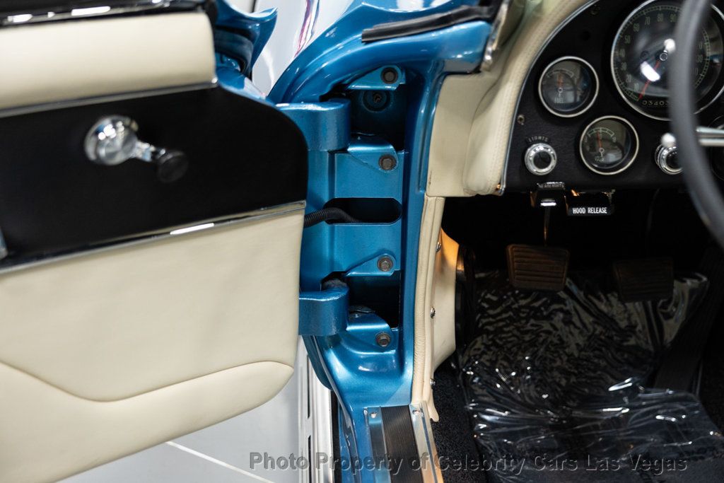 1967 Chevrolet Corvette Convertible 427 Restomod  - 22982775 - 26