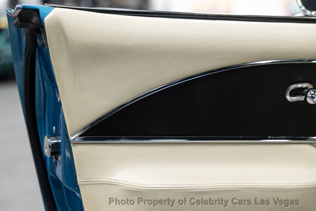 1967 Chevrolet Corvette Convertible 427 Restomod  - 22982775 - 29