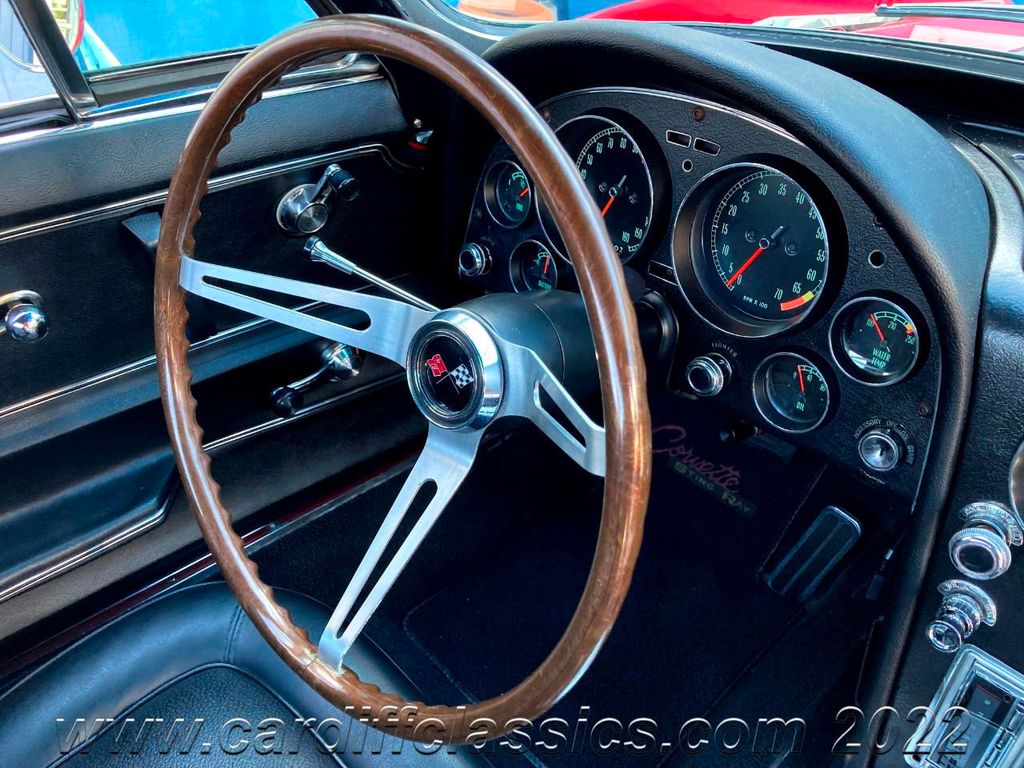 1967 Chevrolet Corvette Roadster  - 21651021 - 33