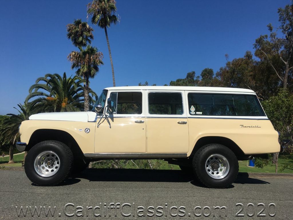 1967 International Harvester Travelall  - 20249817 - 3