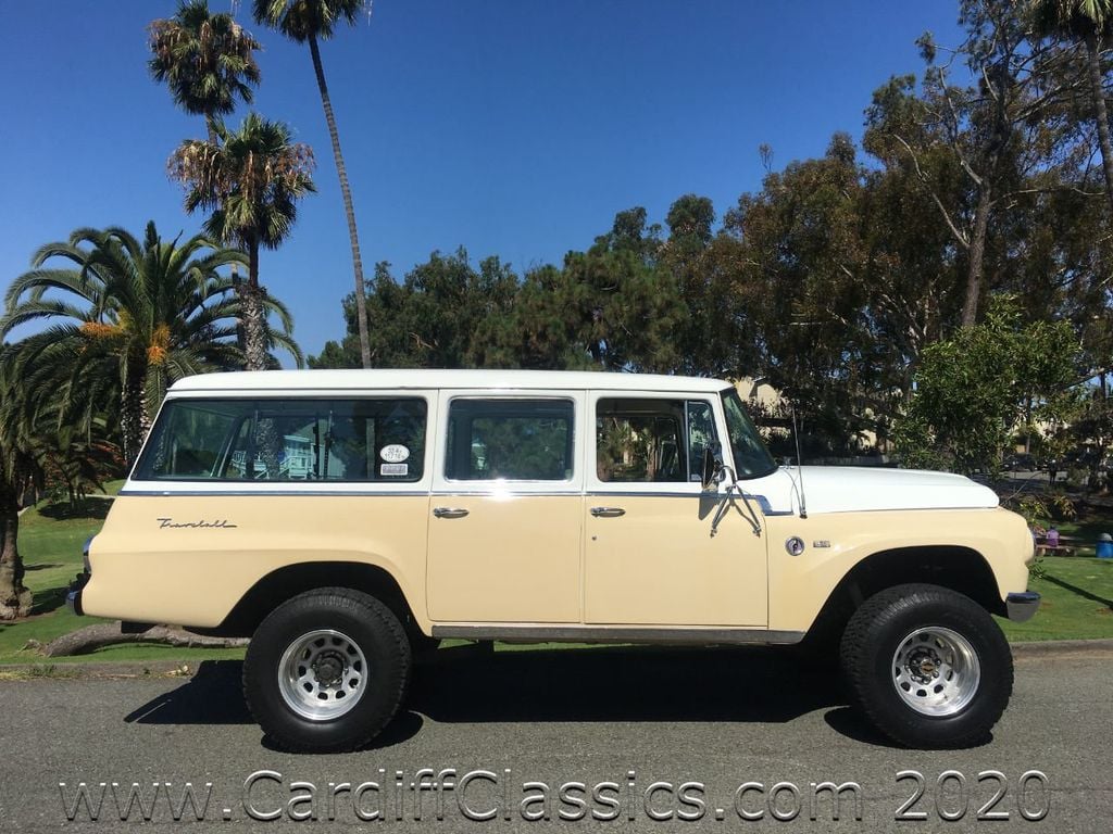 1967 International Harvester Travelall  - 20249817 - 4