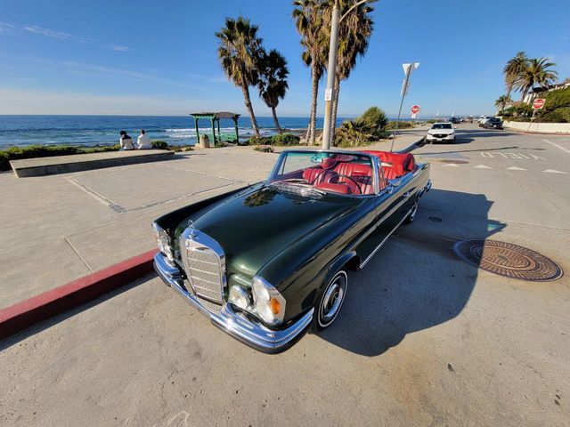 1967 Mercedes-Benz 250SE CONVERTIBLE, MANUAL TRANSMISSION, RESTORED! - 21761289 - 9
