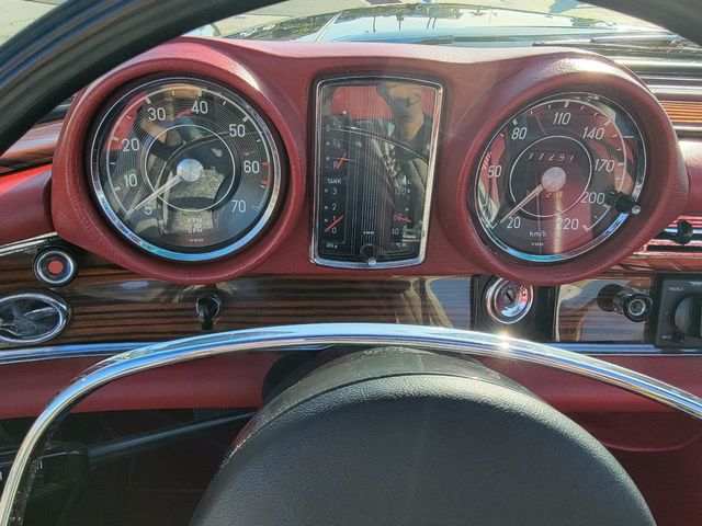 1967 Mercedes-Benz 250SE CONVERTIBLE, MANUAL TRANSMISSION, RESTORED! - 21761289 - 16