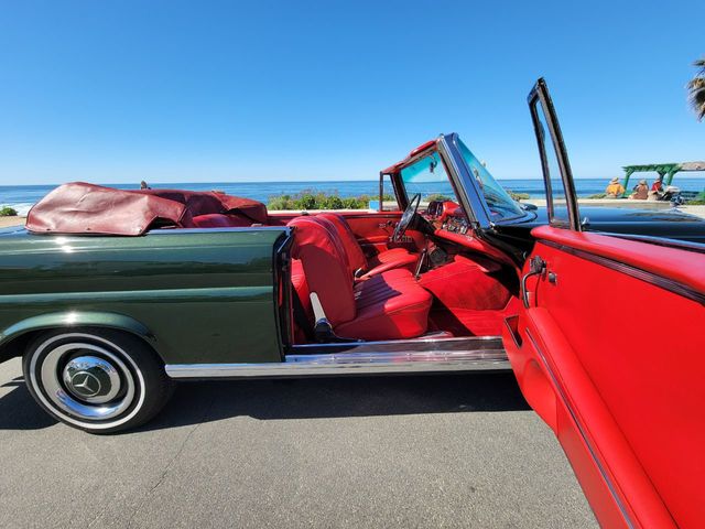 1967 Mercedes-Benz 250SE CONVERTIBLE, MANUAL TRANSMISSION, RESTORED! - 21761289 - 32