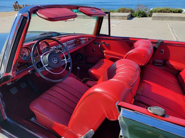 1967 Mercedes-Benz 250SE CONVERTIBLE, MANUAL TRANSMISSION, RESTORED! - 21761289 - 33