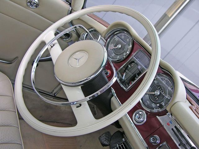 1967 Mercedes-Benz 250SL 250SL - 21105245 - 17