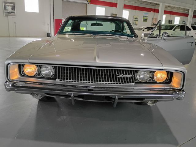 1968 Dodge Charger R/T 426 HEMI Collector Classic Show Car - 23091160 - 41