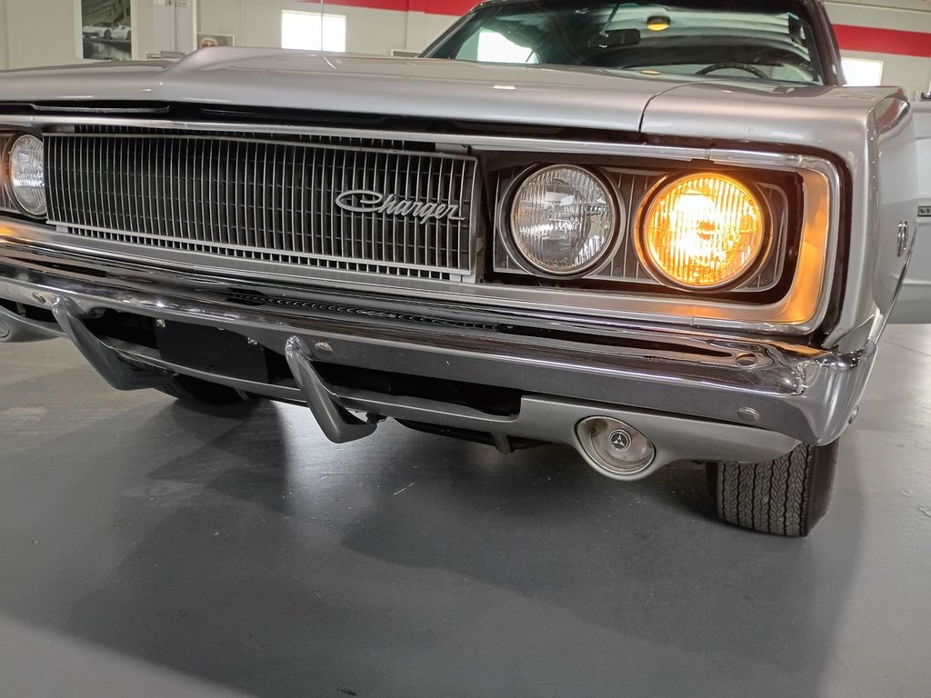 1968 Dodge Charger R/T 426 HEMI Collector Classic Show Car - 23091160 - 43