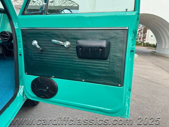 1969 Chevrolet C20 Pick-Up  - 22713984 - 16