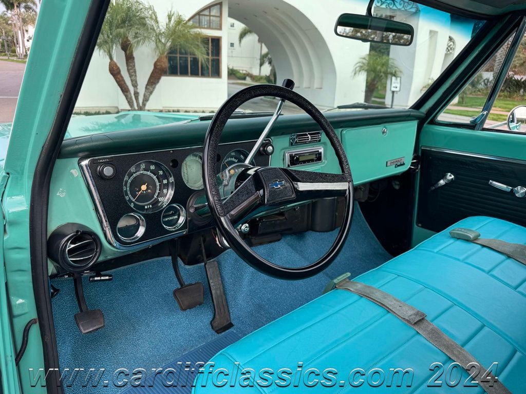 1969 Chevrolet C20 Pick-Up  - 22713984 - 1