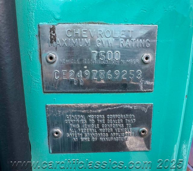 1969 Chevrolet C20 Pick-Up  - 22713984 - 24