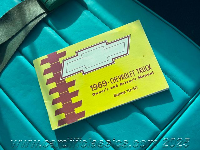 1969 Chevrolet C20 Pick-Up  - 22713984 - 26