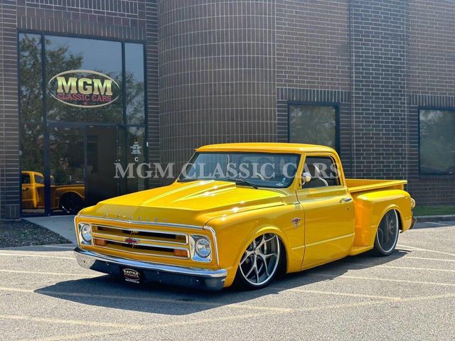 1969 Chevrolet C/K 10 Series BIG BLOCK 454 ON AIRRIDE CUSTOM PAINT - 22985789 - 0