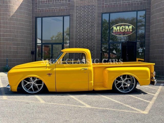 1969 Chevrolet C/K 10 Series BIG BLOCK 454 ON AIRRIDE CUSTOM PAINT - 22985789 - 2