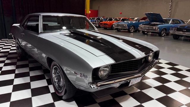 1969 Chevrolet Camaro FRESH RESTORED - CORTEZ SILVER - 12 BOLT - 22940458 - 13