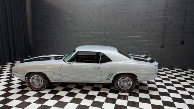 1969 Chevrolet Camaro FRESH RESTORED - CORTEZ SILVER - 12 BOLT - 22940458 - 15
