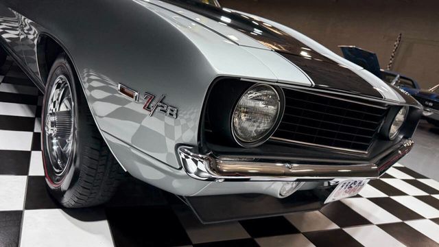 1969 Chevrolet Camaro FRESH RESTORED - CORTEZ SILVER - 12 BOLT - 22940458 - 63