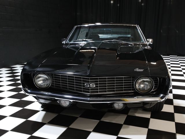 1969 Chevrolet Camaro PRO TOURING RESTOMOD 454-AC - 23044809 - 11