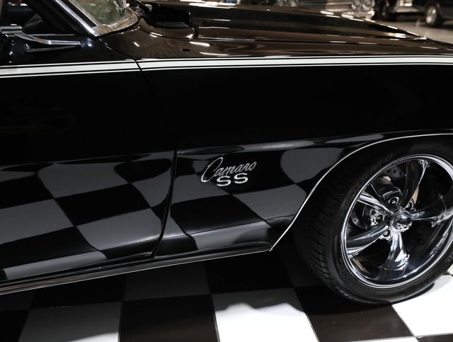 1969 Chevrolet Camaro PRO TOURING RESTOMOD 454-AC - 23044809 - 16